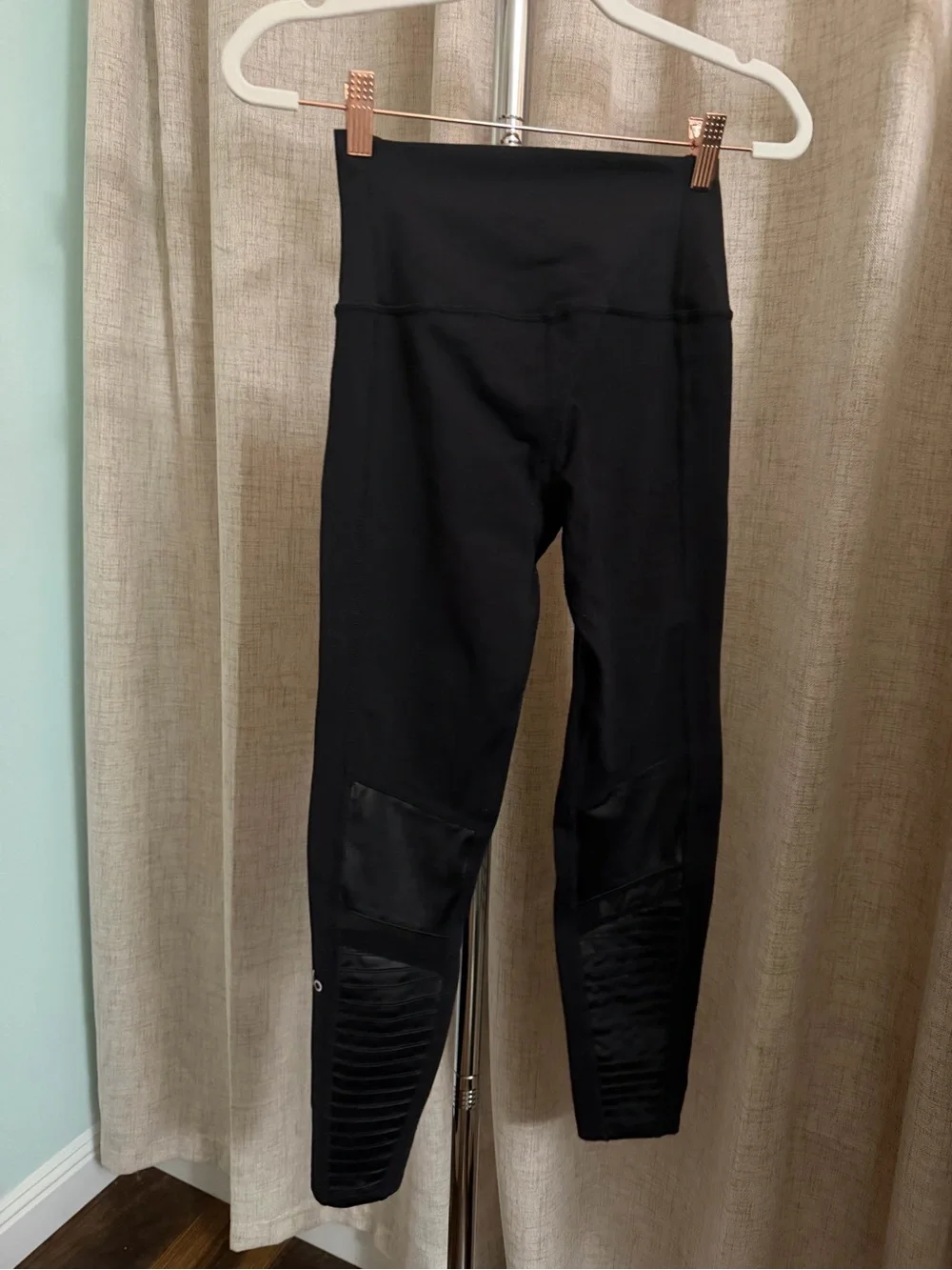 ALO Yoga soft black